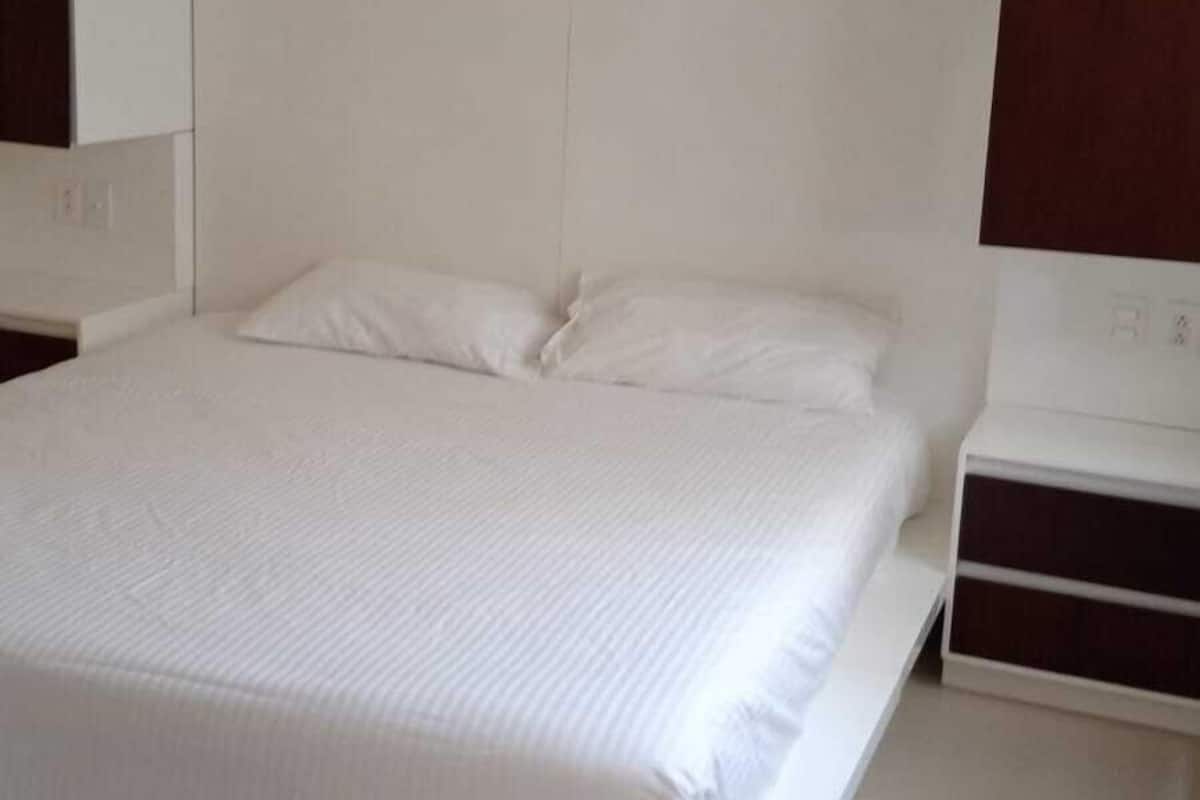 3 bedrooms, individually decorated, individually furnished