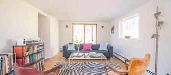 The Louie II: Accord Farmhouse near Arrowood w/ Hot Tub & Large Yard