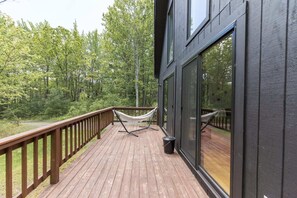 Property grounds - Stony Kill Cabin: A-Frame Kerhonkson Getaway with Modern Kitchen & Firepit (Kerhonkson)