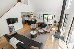 Televisio, takka, suoratoistopalvelut