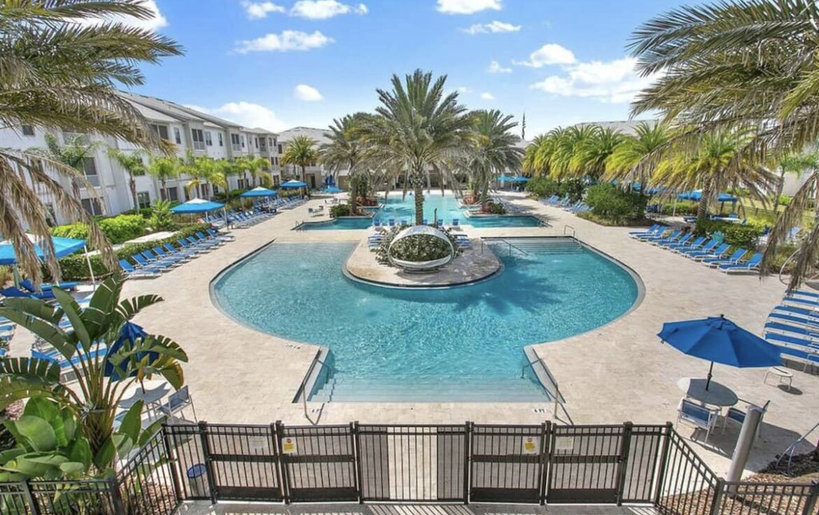 Work in Luxury! Resort Style Stay bartram park!