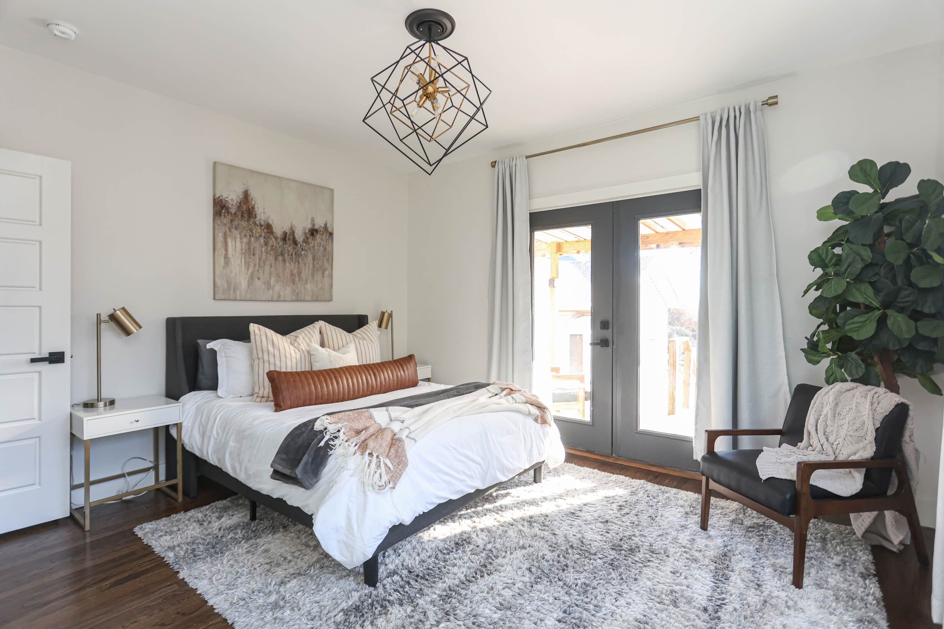 Center of Tulsa, 1 Block to TU, <5 min to Expo