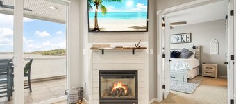 Spectacular Lands' End Condo Main Channel View! Screened-Deck Elevator Waterpark