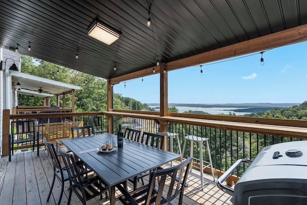 Outdoor dining - High-End Modern Retreat w/ Lake Views, Pvt Hot Tub, Dog-Friendly Stay, Cmty Pools & Free Tickets (Branson)