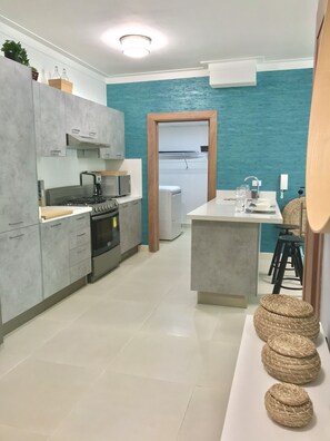 Fridge, microwave, oven, coffee/tea maker