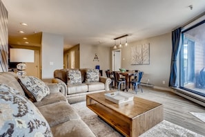 Flat-screen TV, fireplace, offices