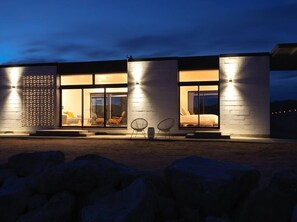 Exterior - Neutra Home Joshua Tree Luxury Retreat Pool and Spa (Joshua Tree)
