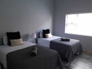 3 bedrooms, iron/ironing board, free WiFi, bed sheets