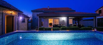Villa Enna with heated pool