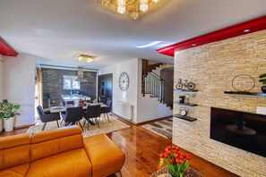 TV, fireplace, video games - Villa Enna with heated pool (Crno)