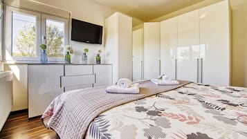 5 Schlafzimmer, Bügeleisen/Bügelbrett, kostenloses WLAN, Bettwäsche