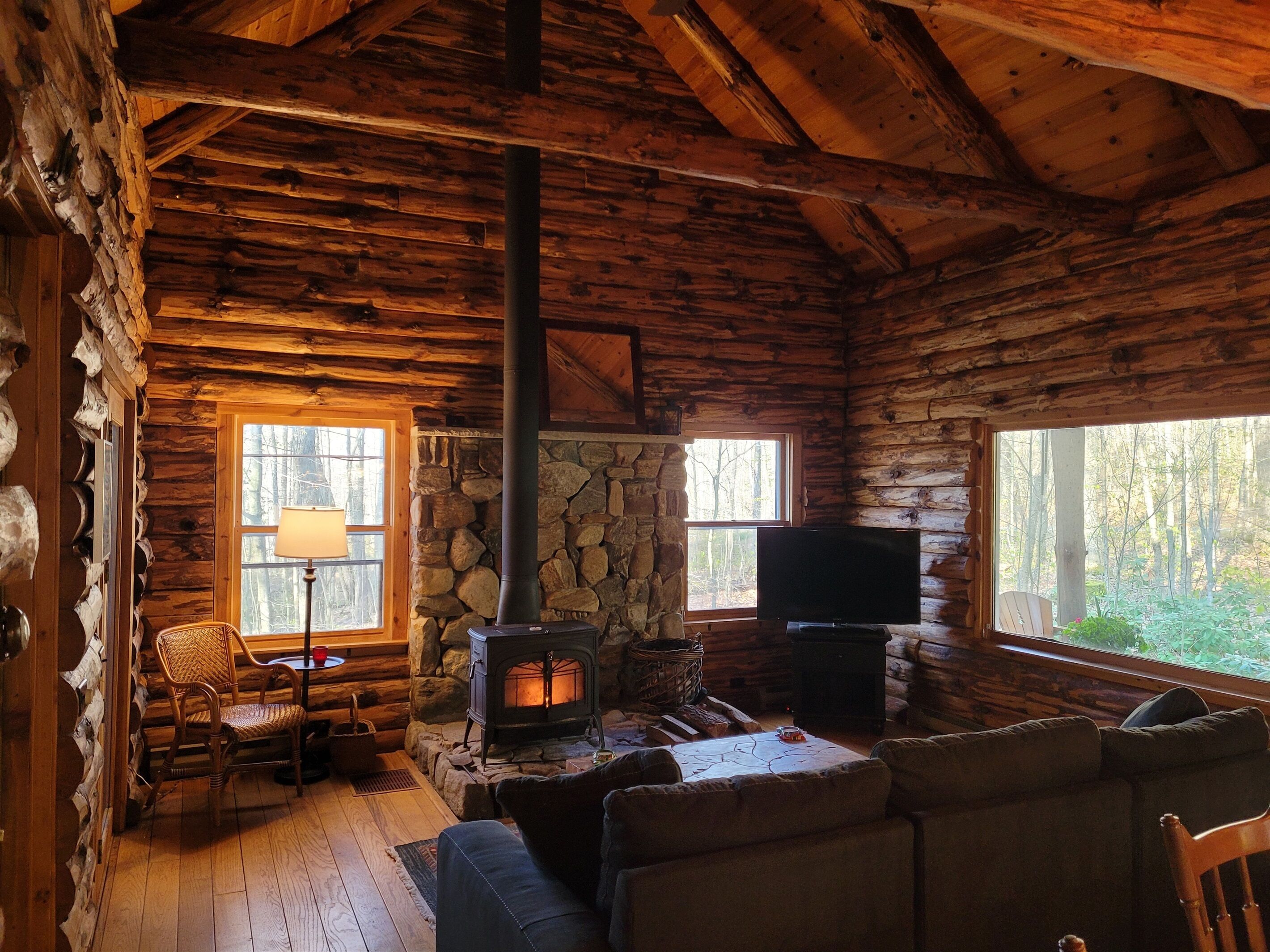 Peaceful and Private Adirondack Log Cabin