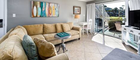 テレビ、DVD プレーヤー