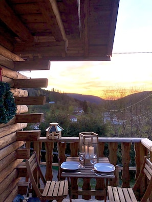 Outdoor dining - "Le Bois des Neiges" Charming authentic chalet  (Xonrupt-Longemer)