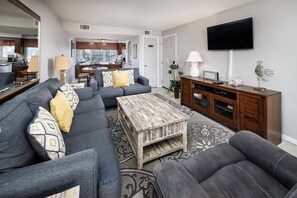 TV, DVD player - Seaspray Condos - 100C (Fort Walton Beach)