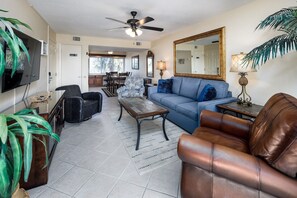 TV, DVD player - Seaspray Condos - 100D (Fort Walton Beach)