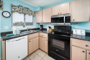 Fridge, microwave, oven, stovetop - Seaspray Condos - 103A (Fort Walton Beach)