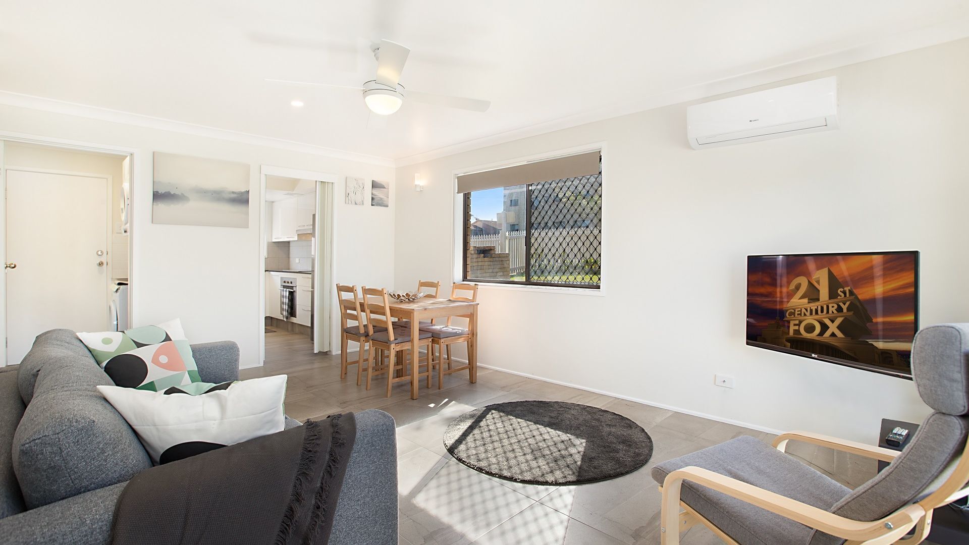 Kirra Sea 5 - Comfortable & Convenient Beachside Kirra - Linen Provided — image 4