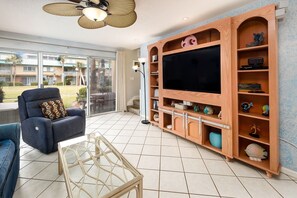 TV, DVD player, stereo - Seaspray Condos - 105B (Fort Walton Beach)