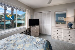1 bedroom, iron/ironing board, free WiFi, bed sheets - Seaspray Condos - 109B (Fort Walton Beach)
