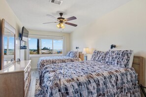 2 bedrooms, iron/ironing board, free WiFi, bed sheets - Seaspray Condos - 112A (Fort Walton Beach)