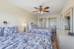 2 bedrooms, iron/ironing board, free WiFi, bed sheets - Seaspray Condos - 112A (Fort Walton Beach)