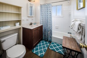 Shower, hair dryer, towels - Seaspray Condos - 116A (Fort Walton Beach)