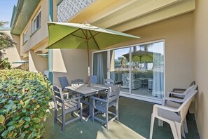 Outdoor dining - Seaspray Condos - 116B (Fort Walton Beach)