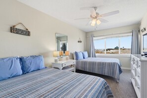 1 bedroom, iron/ironing board, free WiFi, bed sheets - Seaspray Condos - 116B (Fort Walton Beach)