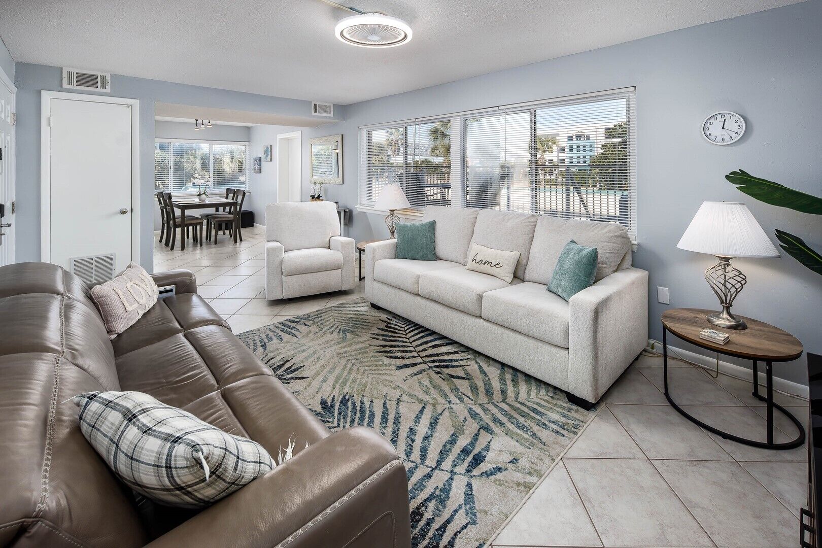 Een televisie en een dvd-speler