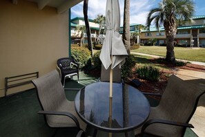 Outdoor dining - Seaspray Condos - 204A (Fort Walton Beach)