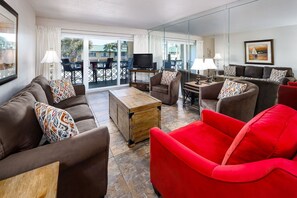 Televisión, reproductor de DVD y estéreo 