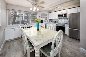 Fridge, microwave, oven, stovetop - Seaspray Condos - 206B (Fort Walton Beach)