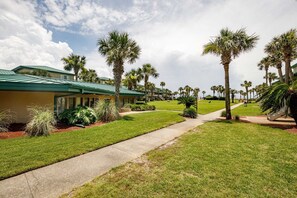 Property grounds - Seaspray Condos - 207A (Fort Walton Beach)