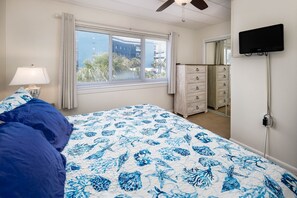 2 bedrooms, iron/ironing board, free WiFi, bed sheets - Seaspray Condos - 210C (Fort Walton Beach)