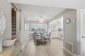 Dining - Seaspray Condos - 212B (Fort Walton Beach)