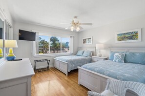 2 bedrooms, iron/ironing board, free WiFi, bed sheets - Seaspray Condos - 213A (Fort Walton Beach)
