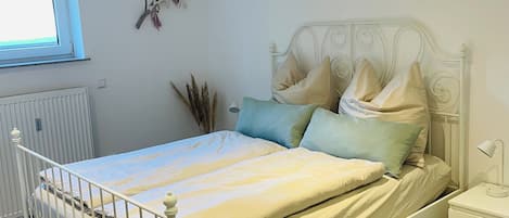 1 quarto, Wi-Fi de cortesia, roupa de cama