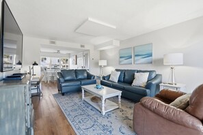 TV, DVD player - Seaspray Condos - 215B (Fort Walton Beach)