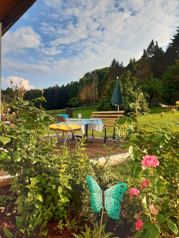 Property grounds - Vacation home for exclusive use in the Styrian thermal and volcanic region (Steiermark)