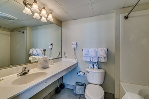 Combined shower/tub, jetted tub, hair dryer, towels