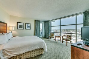 2 makuuhuonetta, silitysrauta/-lauta, ilmainen Wi-Fi, vuodevaatteet