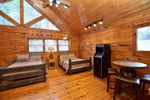 1 makuuhuone, työpöytä, silitysrauta/-lauta, Wi-Fi