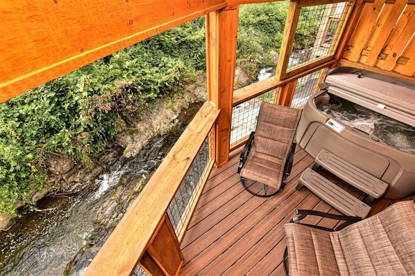 Bain à remous extérieur