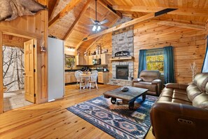 Smart-TV, Kamin, DVD-Player