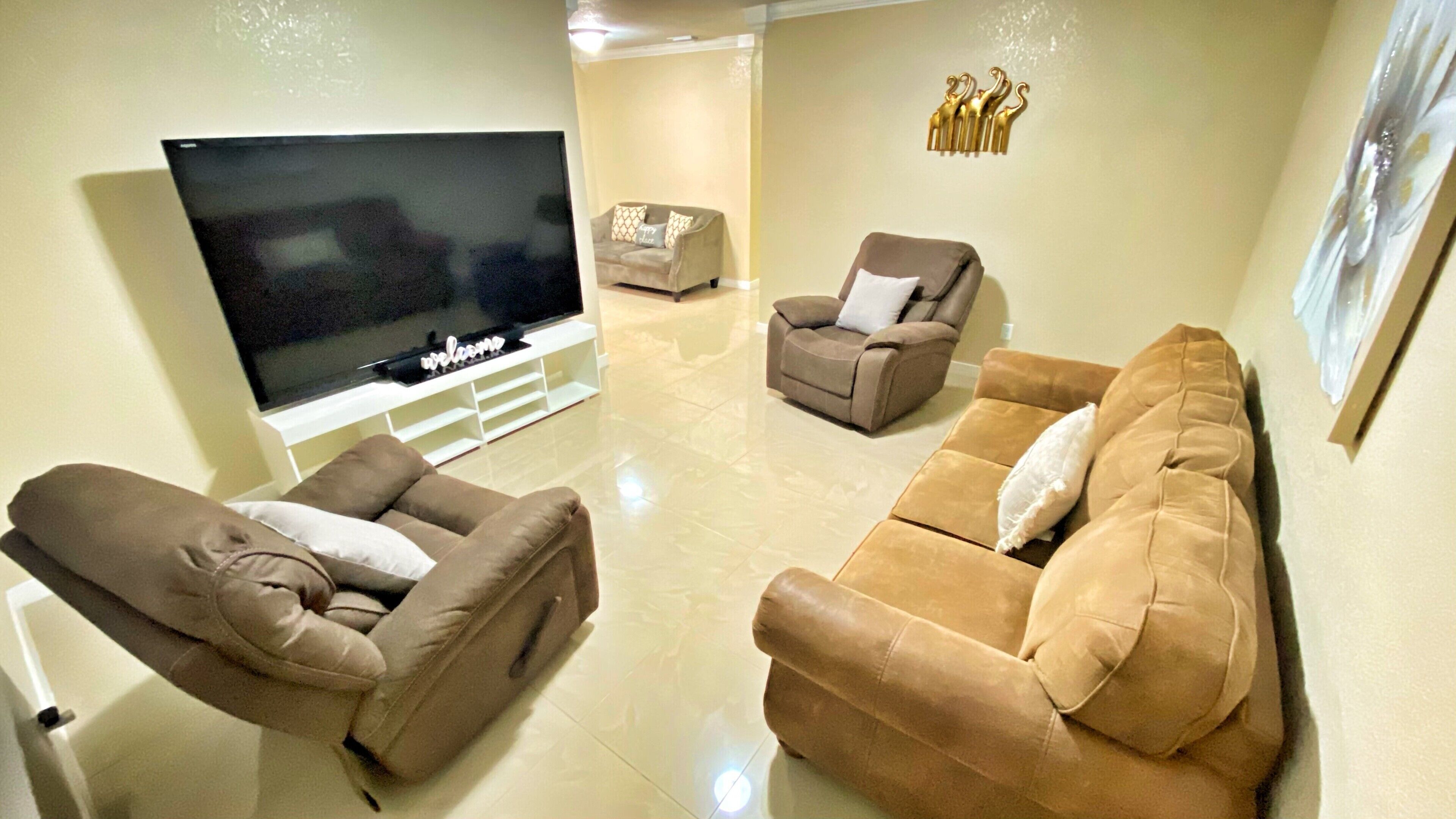 Villa Blanca: Pool House near HardRock Stadium