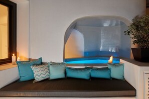Pool - Stellar Sun Suite (Oia)