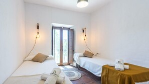 6 bedrooms, iron/ironing board, travel cot, WiFi