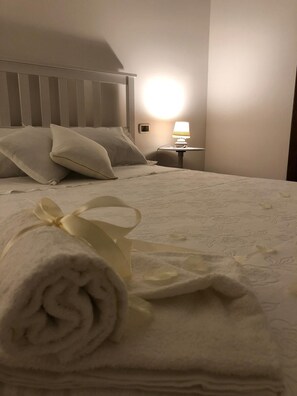2 bedrooms, iron/ironing board, free WiFi, bed sheets - Description (LAUREANA CILENTO)
