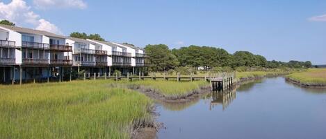 المنشأة من الخارج